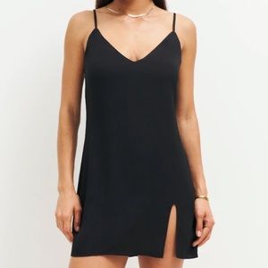 Reformation Marlowe dress in black size medium